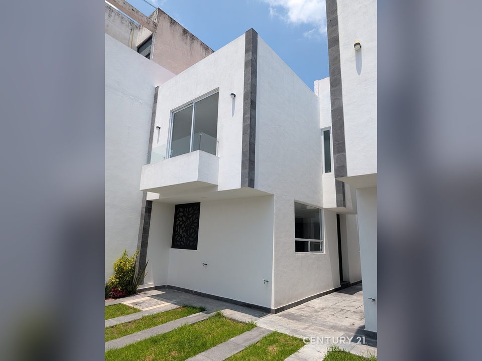 Casa nueva en privada en Bugambilias, Puebla