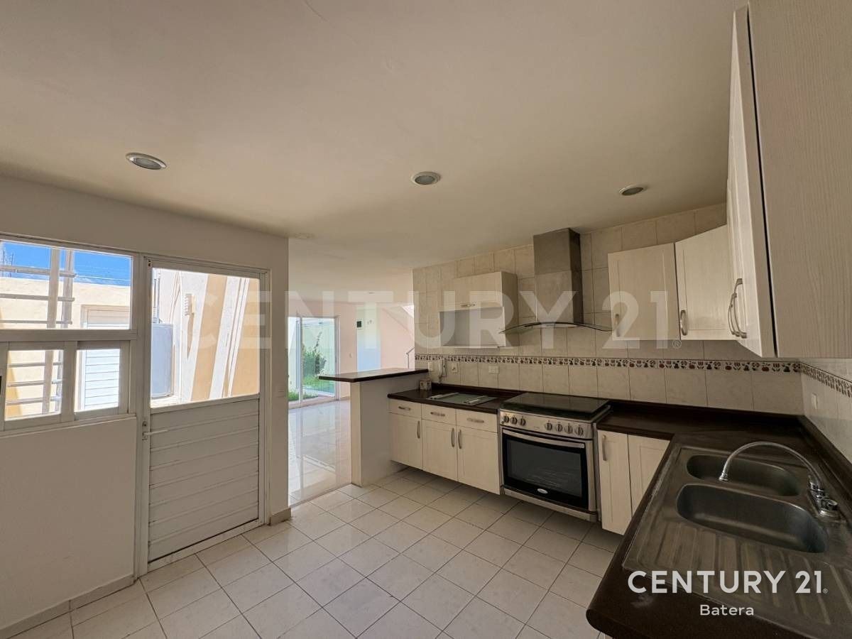 Casa con jardín, foto 9 de 17