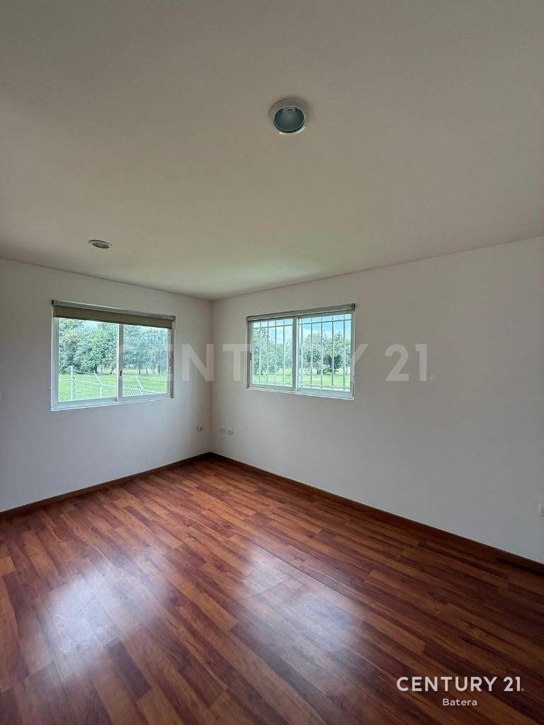 Casa con jardín, foto 13 de 17
