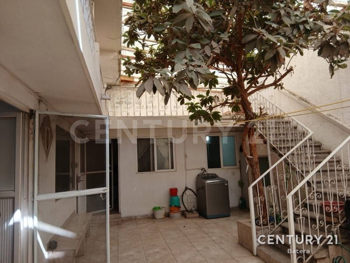 Casa para remodelar con departamento, foto 3 de 18