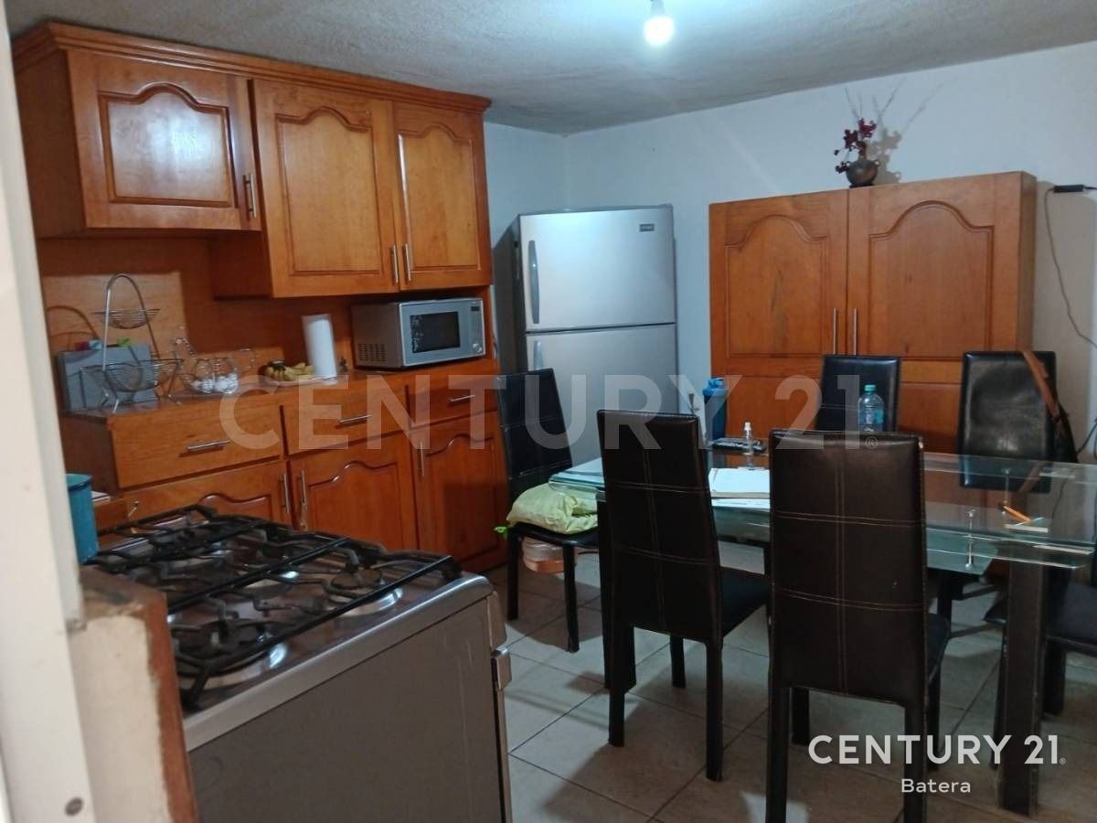 Casa para remodelar con departamento, foto 6 de 18